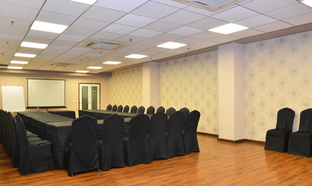 Hotel Treebo Check In By Oran Nueva Delhi Exterior foto