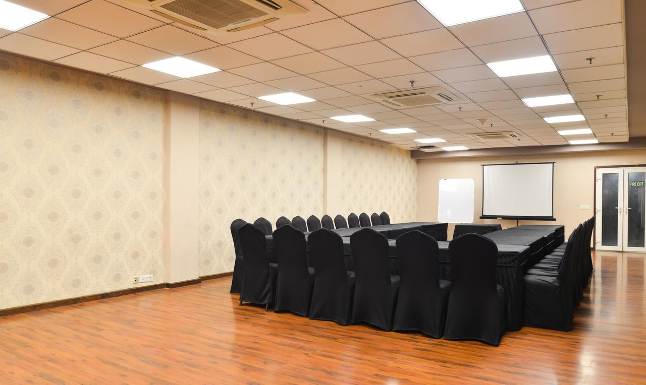 Hotel Treebo Check In By Oran Nueva Delhi Exterior foto